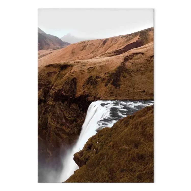 Roestige heuvels (1-delig) verticaal - waterval te midden van berglandschap